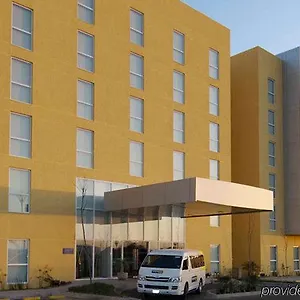 Hotel Express By Marriott Finsa Puebla
